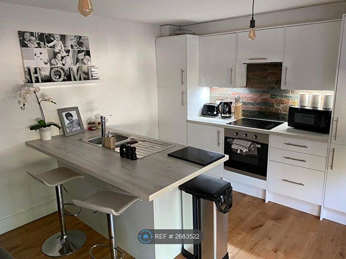 2 Bedroom Flat To Rent In Hill St, Tunbridge Wells, TN1