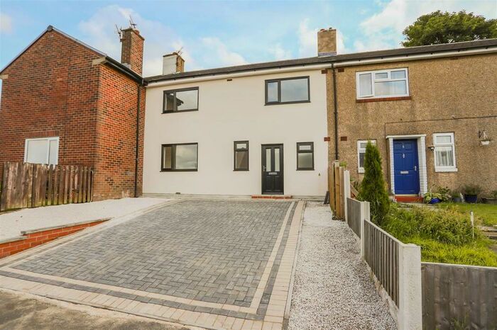 3 Bedroom Semi-Detached House To Rent In Coniston Avenue, Padiham, BB12