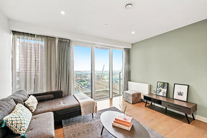 2 Bedroom Apartment To Rent In Mawes House, SE17