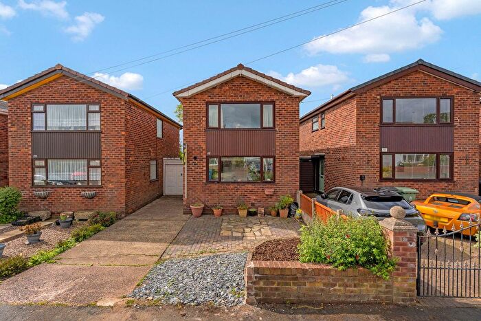 3 Bedroom Link Detached House For Sale In Belmont Road, Widnes, WA8
