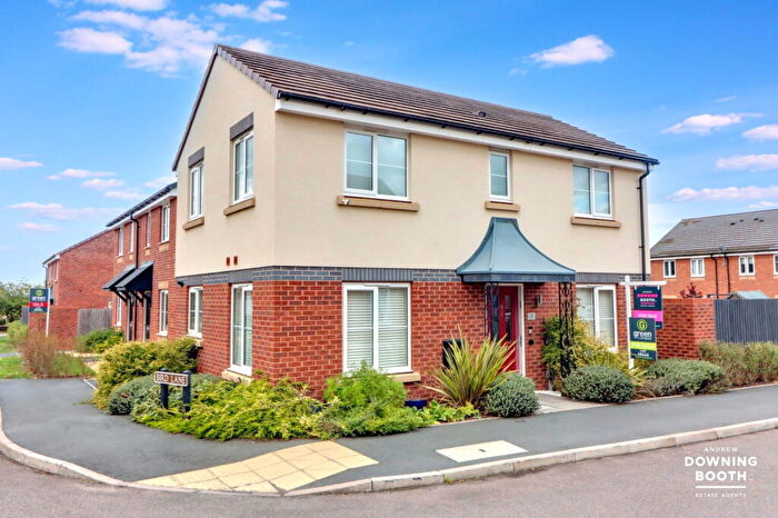 3 Bedroom Detached House For Sale In Carter Close, Tamworth, - Beautifully Presented Detached Home, B79