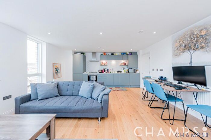 3 Bedroom Flat To Rent In Higgins House, St James’S Road, Bermondsey, London, SE1