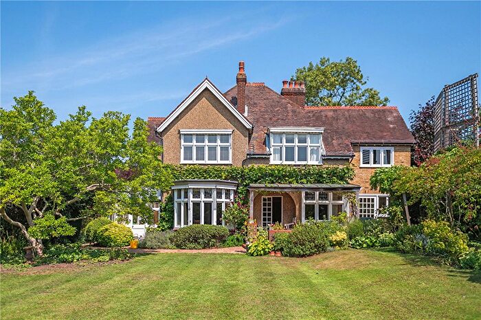 6 Bedroom Detached House For Sale In Oakhill Road, Beckenham, BR3