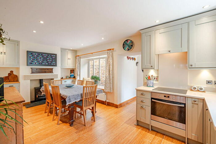 5 Bedroom Cottage For Sale In Cliff Road, Sherston, SN16