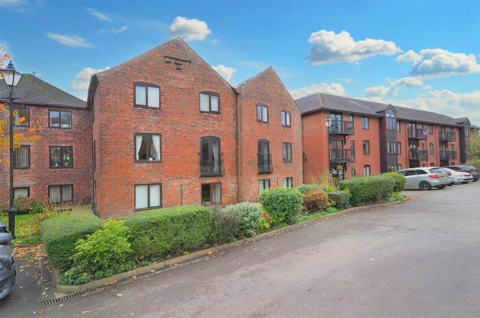 1 Bedroom Flat To Rent In The Moorings, Stone, Staffordshire, ST15