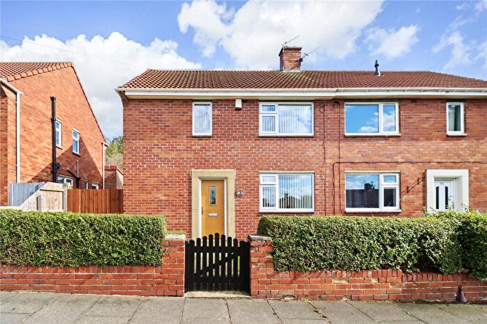 3 Bedroom Semi-Detached House For Sale In West Farm Road, Wallsend, Tyne And Wear, NE28