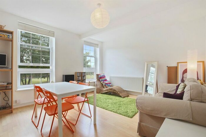 3 Bedroom Flat To Rent In Gilbert House, Mcmillan Street, London, SE8