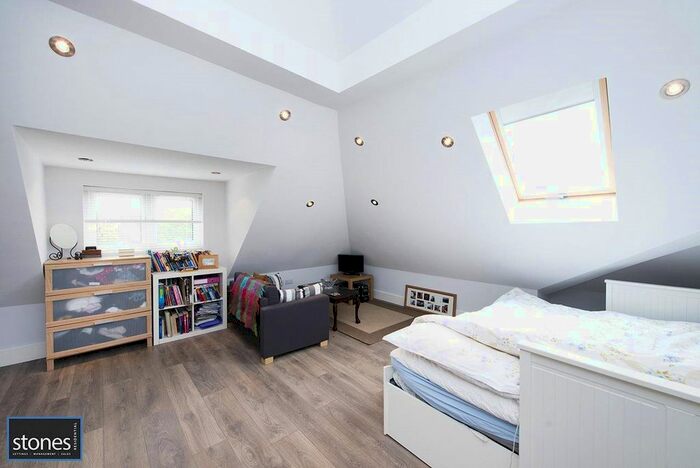 Studio To Rent In Holden Road, Woodside Park, London, N12