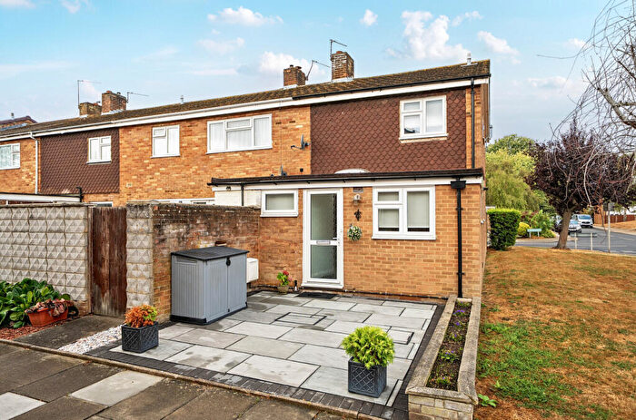 3 Bedroom End Of Terrace House For Sale In Springfield Walk, Orpington, BR6