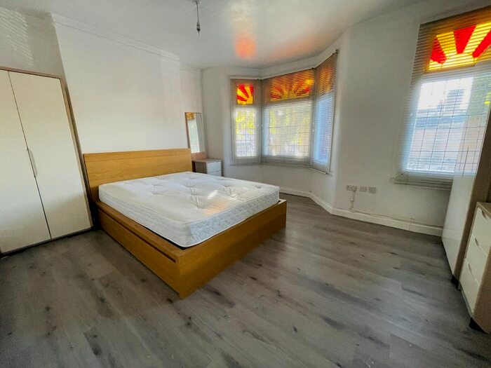 2 Bedroom Flat To Rent In Keppel Road, East Ham, E6