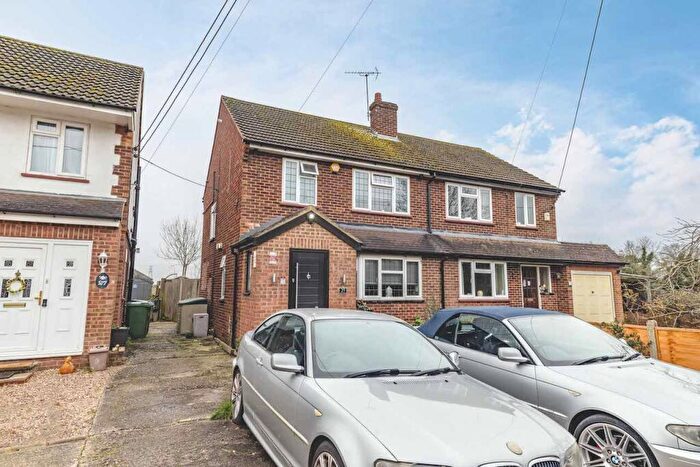 3 Bedroom Semi Detached House For Sale In Iverdale Close, Iver, SL0