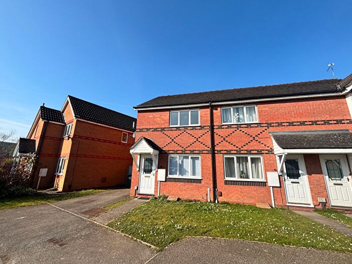 2 Bedroom Property To Rent In Ajax Close, Rugby, CV21