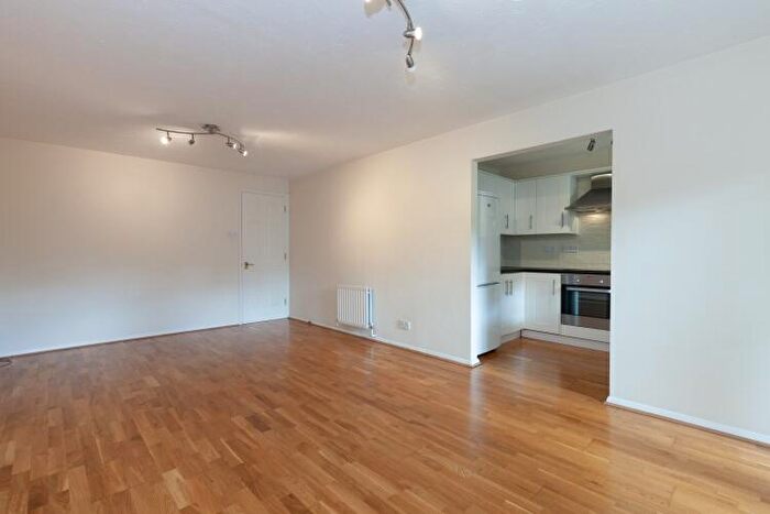 2 Bedroom Apartment To Rent In Mill Street, Central Oxford, OX2