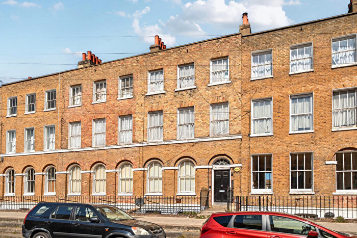 2 Bedroom Apartment For Sale In Surrey Square, London, SE17