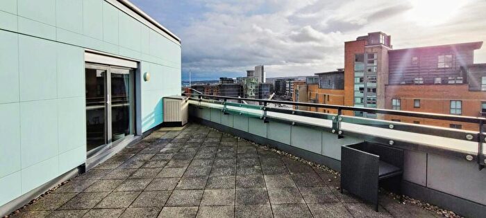 2 Bedroom Flat To Rent In East Street, Leeds, Uk, LS9