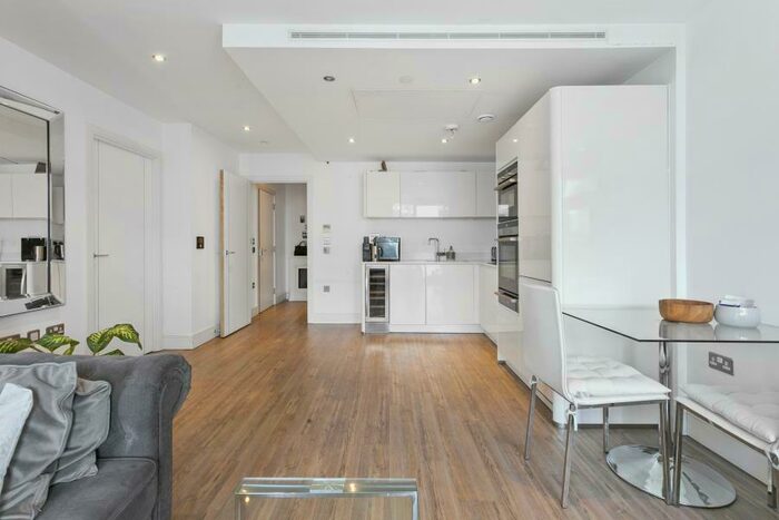 3 Bedroom Apartment To Rent In Altitude Point, Alie Street, E1