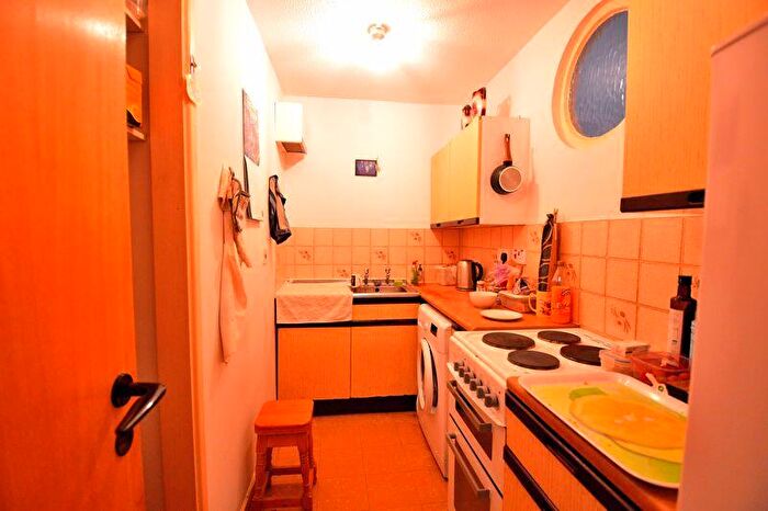 1 Bedroom Flat For Sale In Bloomsbury Grove, Kings Heath, Birmingham, B14