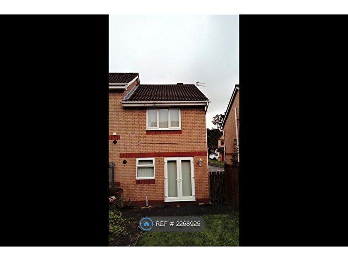 2 Bedroom Semi-Detached House To Rent In Drovers Way, Bradford, BD2