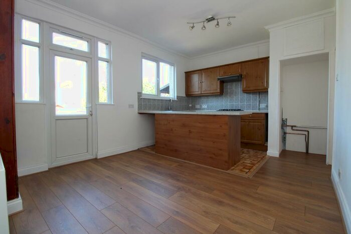 3 Bedroom End Of Terrace House To Rent In London Road, Wallington, SM6