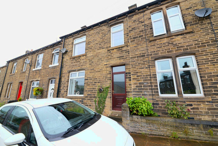 3 Bedroom Terraced House To Rent In South View, Cross Hills, BD20
