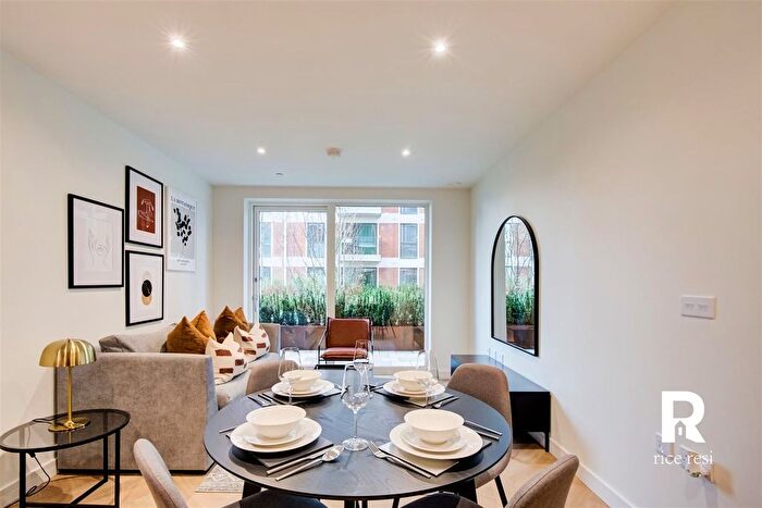 1 Bedroom Flat To Rent In Henshaw Parade, The Hyde, NW9