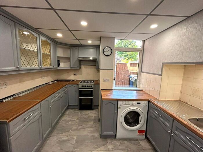 2 Bedroom Maisonette To Rent In London Road, Binfield, Bracknell, Berkshire, RG42