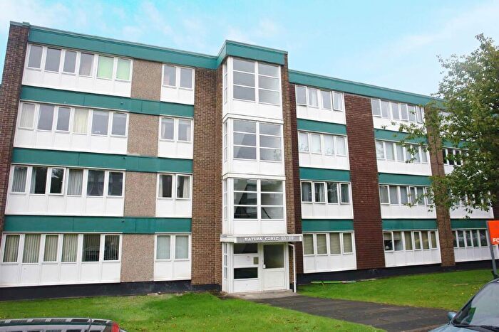 2 Bedroom Flat For Sale In Haydon Close, Red House Farm, Gosforth, NE3
