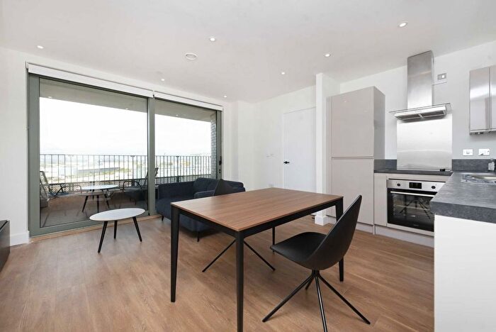 1 Bedroom Flat To Rent In Union Way, Old Oak Common, NW10