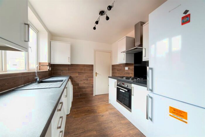 4 Bedroom Maisonette To Rent In - Trewhitt Road, Heaton, NE6