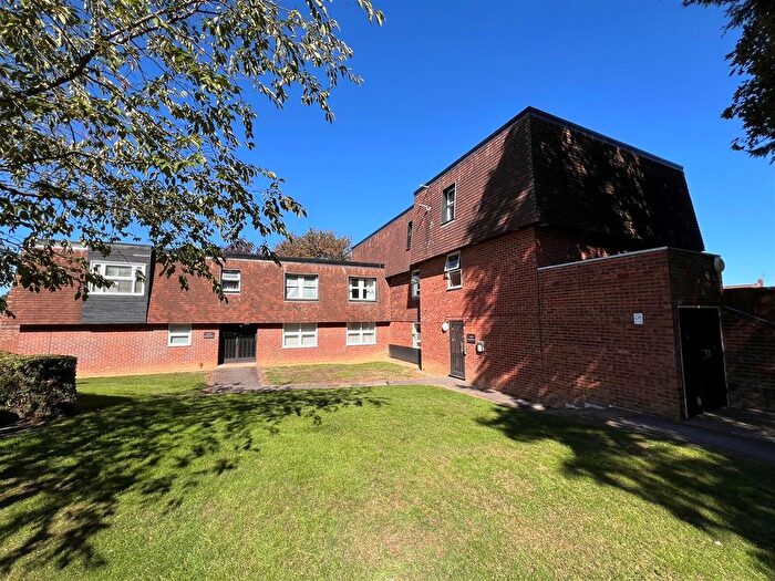 Studio To Rent In Windsor Close, Bovingdon, Hemel Hempstead, HP3