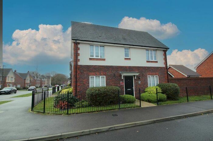 3 Bedroom Detached House To Rent In Daffodil Crescent, Crawley, RH10