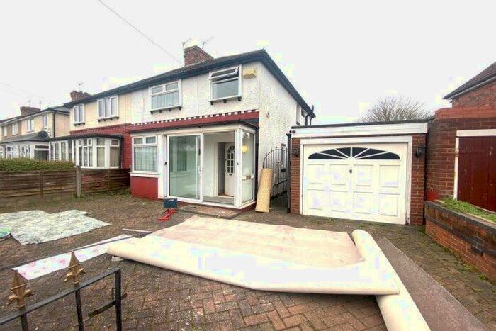 3 Bedroom Property To Rent In Redthorn Grove, Birmingham, B33