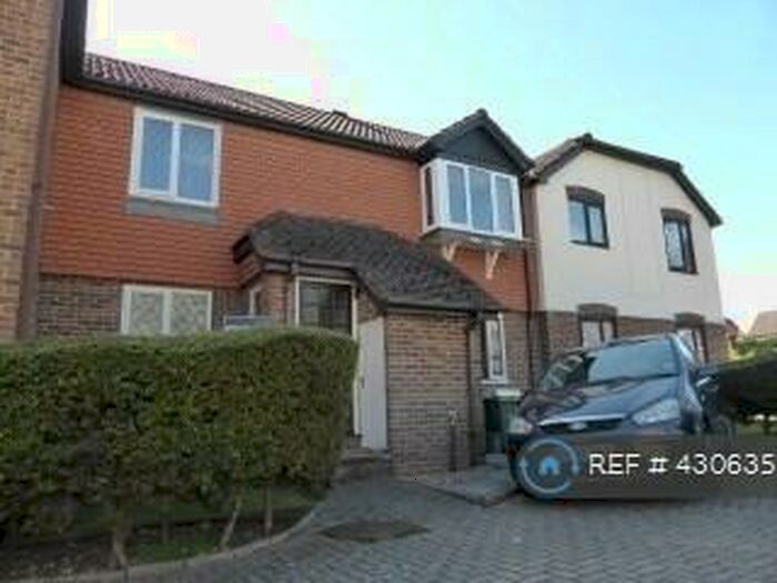 2 Bedroom Maisonette To Rent In Hawkesworth Drive, Bagshot, GU19