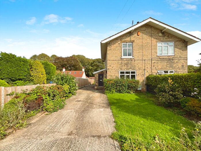 3 Bedroom Semi-detached House For Sale In High Street, Beckingham, Doncaster, DN10