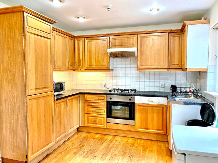 4 Bedroom Town House To Rent In Dawes Road, London, SW6