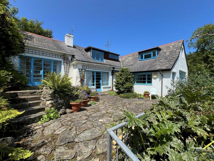 3 Bedroom Apartment For Sale In Flat, Yet-yr-Hendy, Cwm-yr-Eglwys, Dinas Cross, Newport, SA42