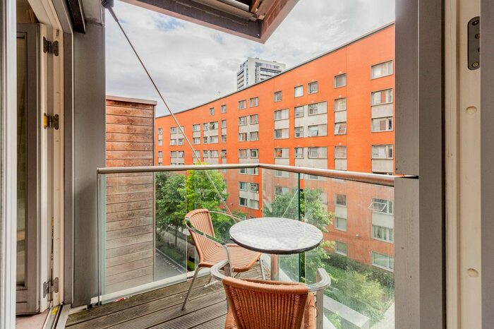 1 Bedroom Flat For Sale In Flat, New Providence Wharf, Fairmont Avenue, London, E14