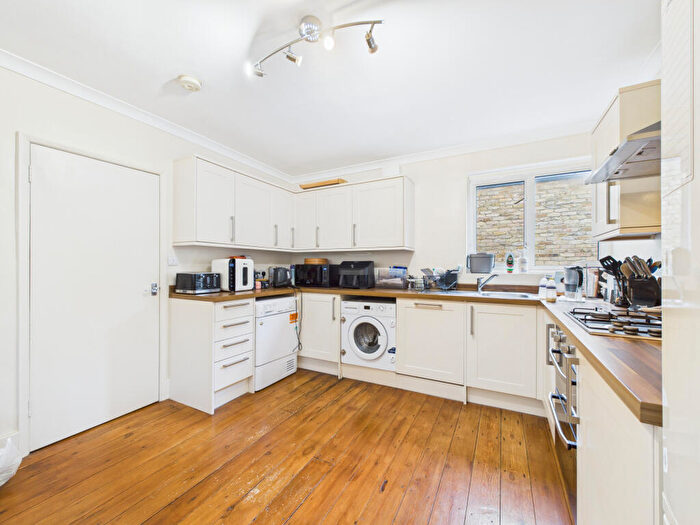 1 Bedroom Flat To Rent In Farnaby Road, Bromley, Kent, BR1