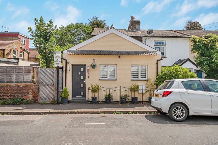 4 Bedroom Property To Rent In Holly Road, Isleworth, TW3