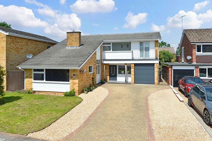 3 Bedroom Detached House For Sale In Brookside, Cranleigh, GU6