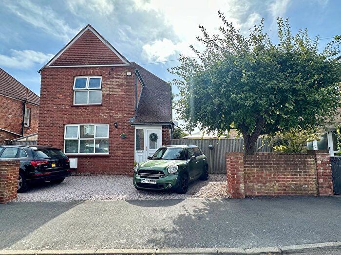 3 Bedroom Detached House For Sale In Eastwood Road, Bexhill-On-Sea, TN39