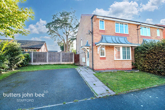 3 Bedroom Semi-Detached House For Sale In Chestnut Drive, Stafford, ST17