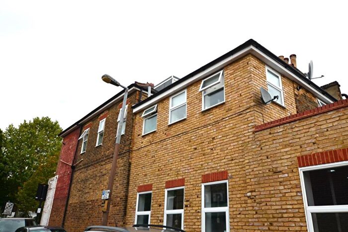 1 Bedroom Apartment To Rent In Station Road, North Chingford, E4