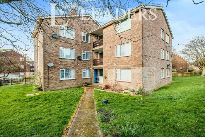 2 Bedroom Flat To Rent In Manor Road, BN44