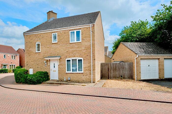 4 Bedroom Semi-Detached House For Sale In Howell Drive, Sapley, Huntingdon, PE28