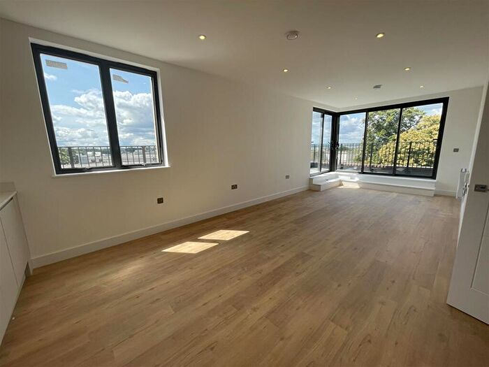2 Bedroom Apartment To Rent In Farnborough Road, Farnborough, GU14