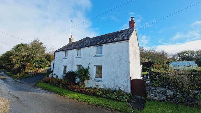 3 Bedroom Detached House For Sale In Trewalder, PL33