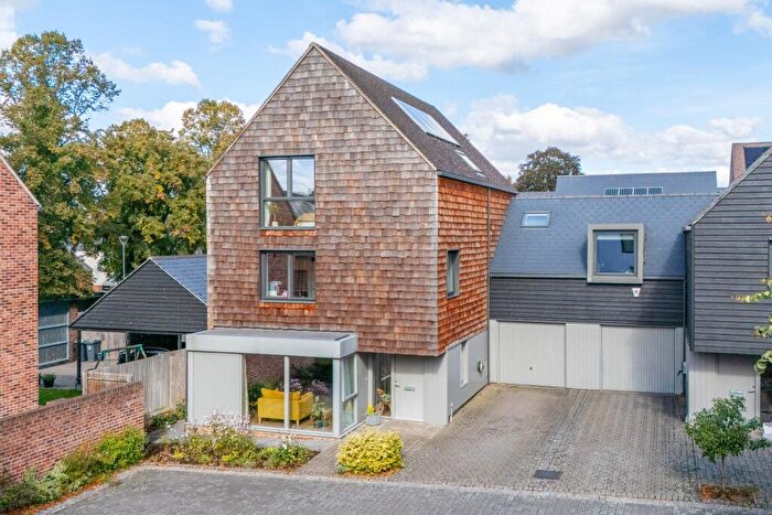4 Bedroom Link Detached House For Sale In Tilia Court, Saffron Walden, CB11