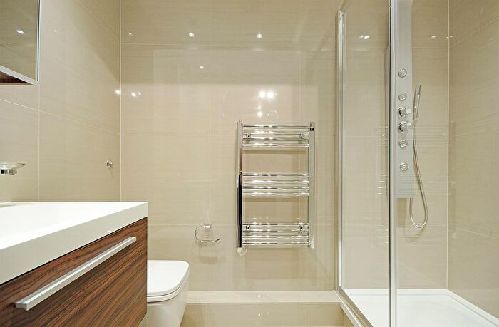 3 Bedroom Flat To Rent In St. Johns Wood Park, London, NW8