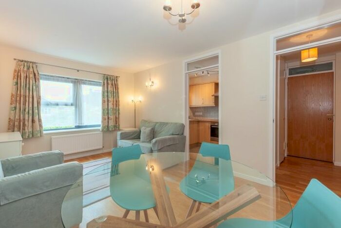 2 Bedroom Flat To Rent In Banbury Road, Oxford, OX2